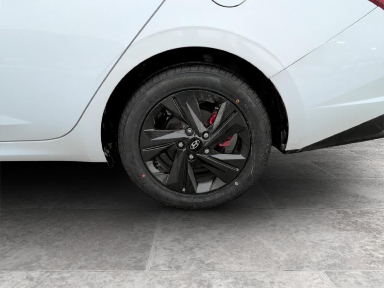 2022 Hyundai Elantra Preferred Photo