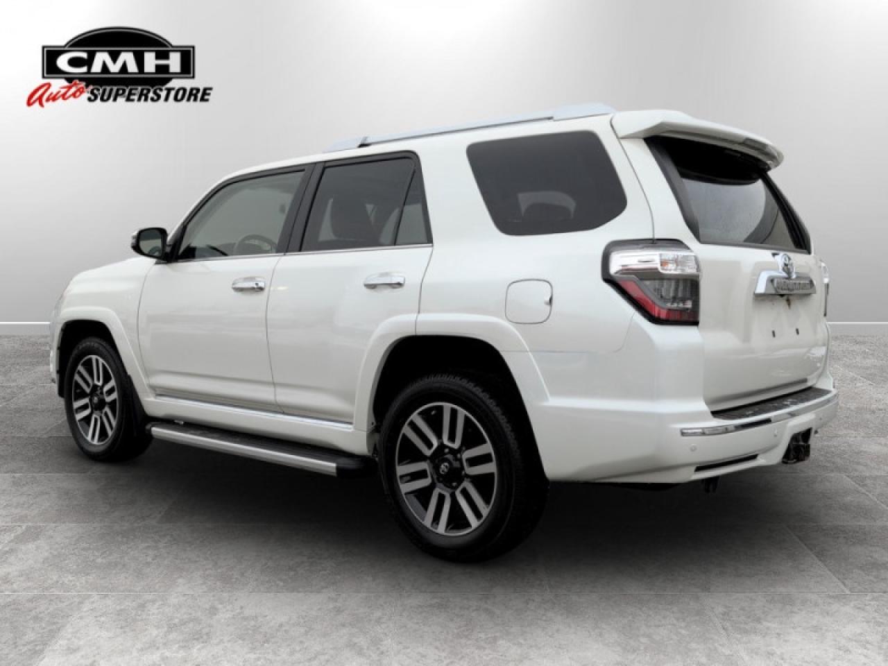 2018 Toyota 4Runner Limited  **ULTRA LOW MILEAGE - LOADED** Photo2