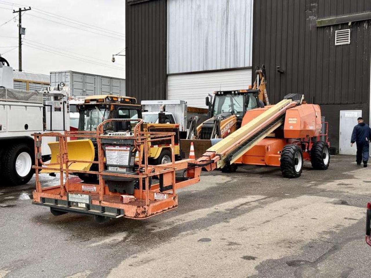 Used 2012 JLG 660SJ 4WD Diesel Boom Lift for sale in Burnaby, BC