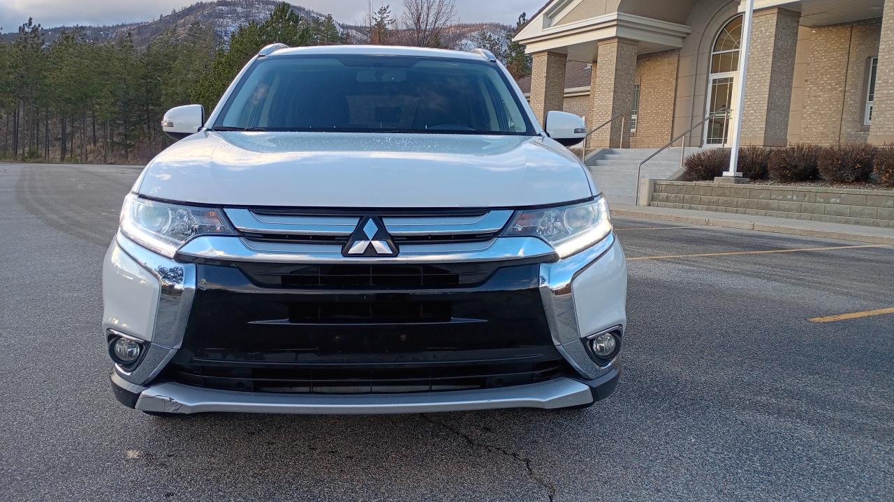 2017 Mitsubishi Outlander SE AWD Photo