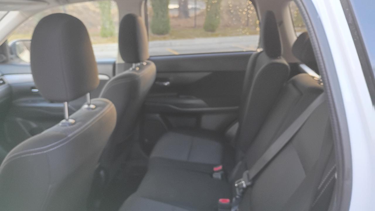 2017 Mitsubishi Outlander SE AWD Photo