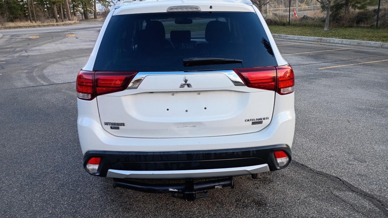 2017 Mitsubishi Outlander SE AWD Photo