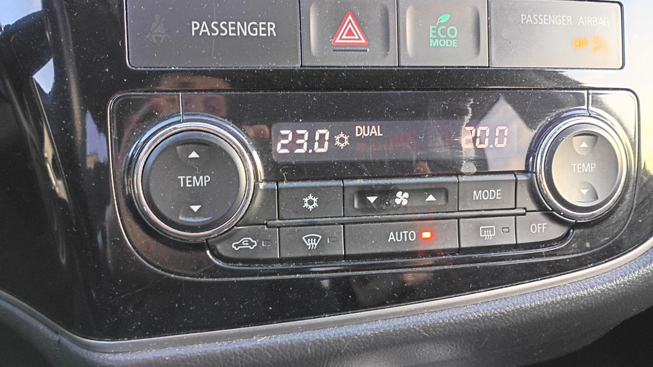 2017 Mitsubishi Outlander SE AWD Photo