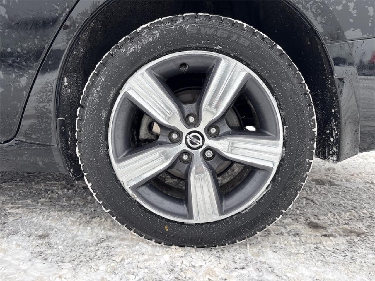 2022 Nissan Altima SE  AWD, Clean CARFAX Photo