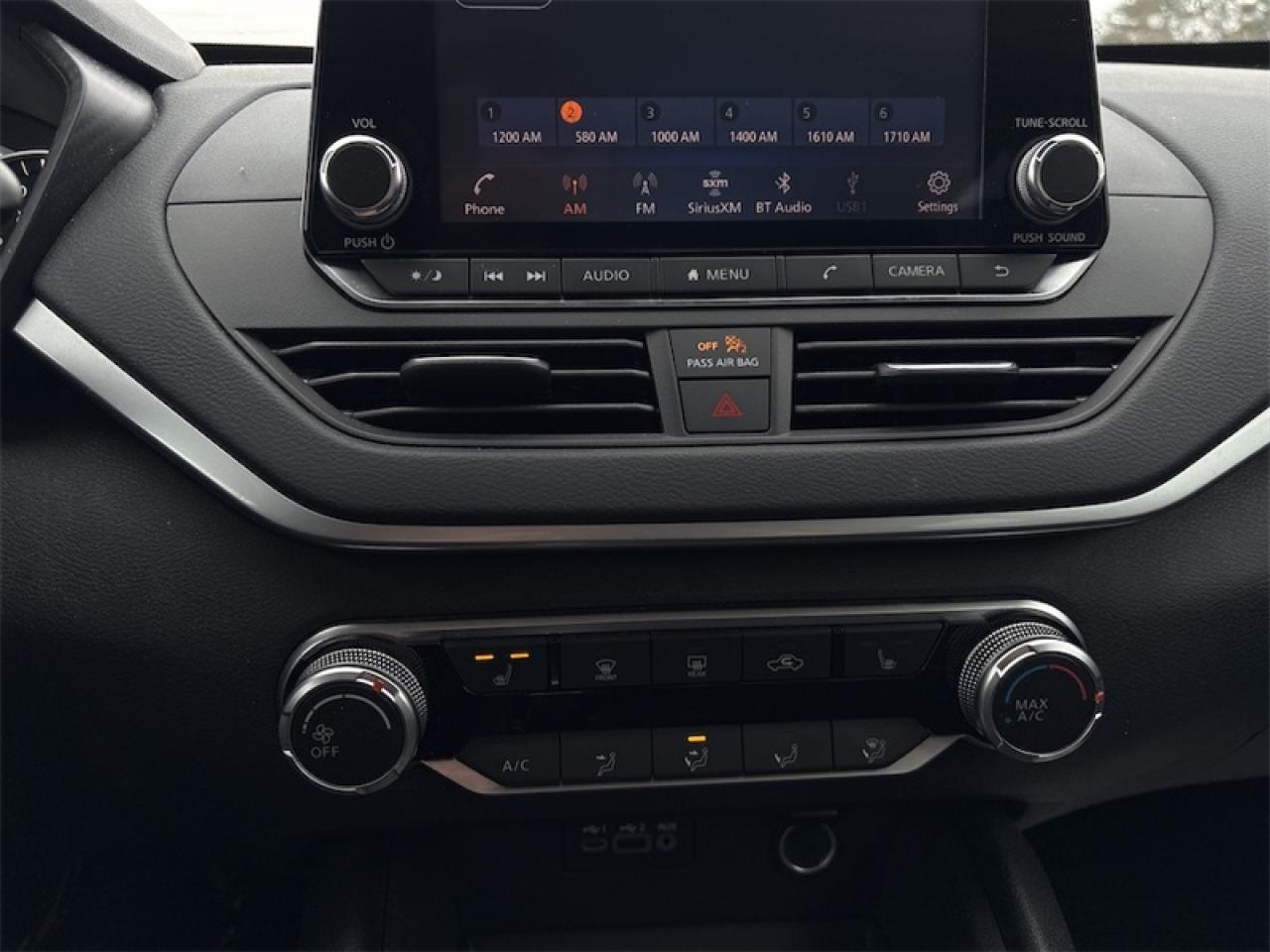 2022 Nissan Altima SE  AWD, Clean CARFAX Photo