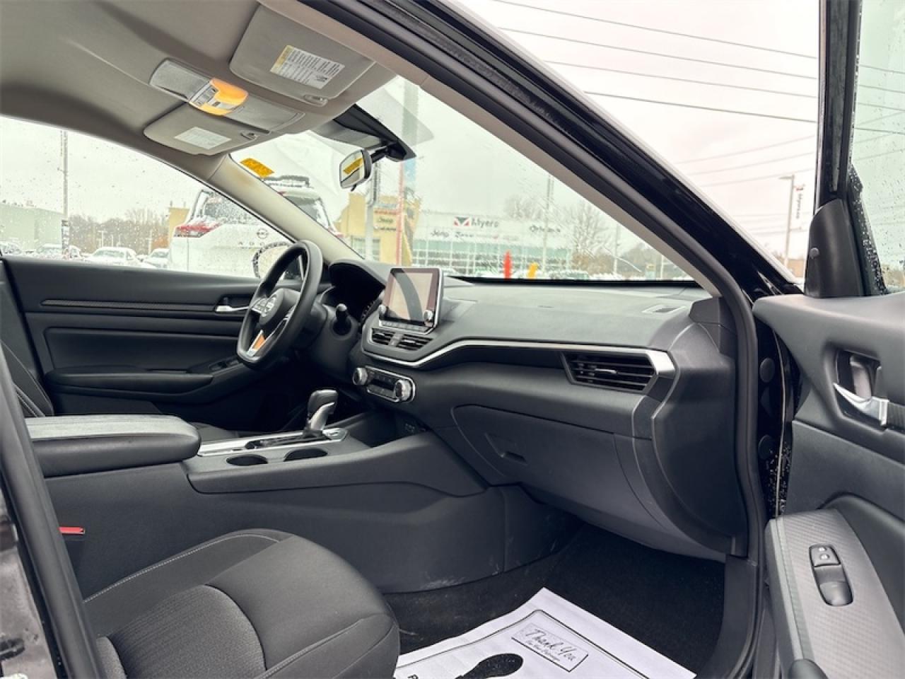 2022 Nissan Altima SE  AWD, Clean CARFAX Photo