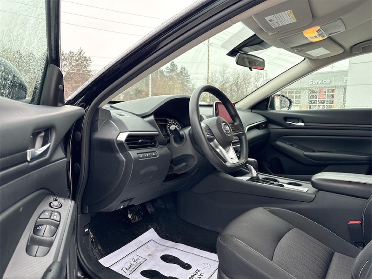 2022 Nissan Altima SE  AWD, Clean CARFAX Photo