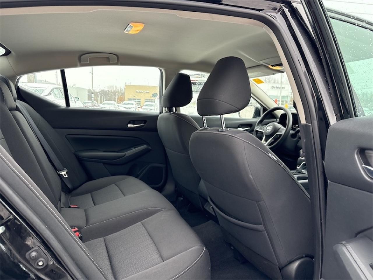 2022 Nissan Altima SE  AWD, Clean CARFAX Photo