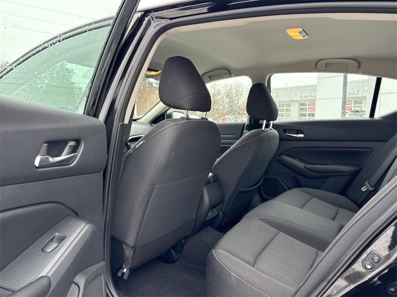 2022 Nissan Altima SE  AWD, Clean CARFAX Photo