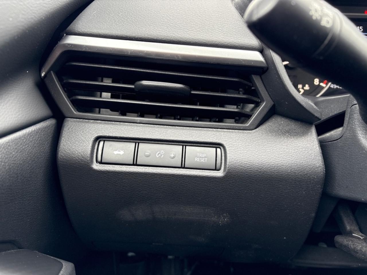 2022 Nissan Altima SE  AWD, Clean CARFAX Photo