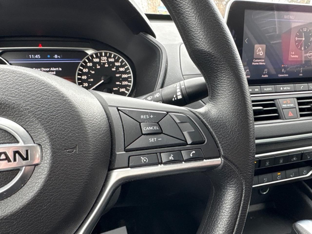 2022 Nissan Altima SE  AWD, Clean CARFAX Photo