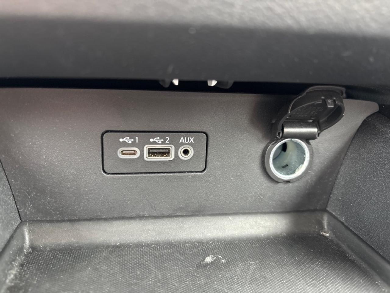 2022 Nissan Altima SE  AWD, Clean CARFAX Photo