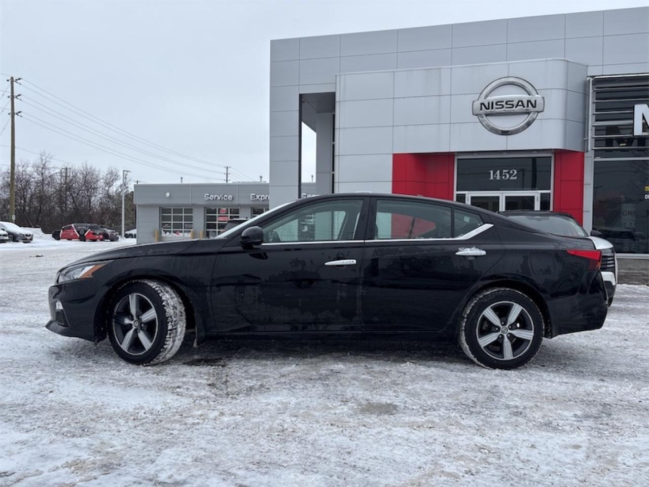 2022 Nissan Altima SE  AWD, Clean CARFAX Photo
