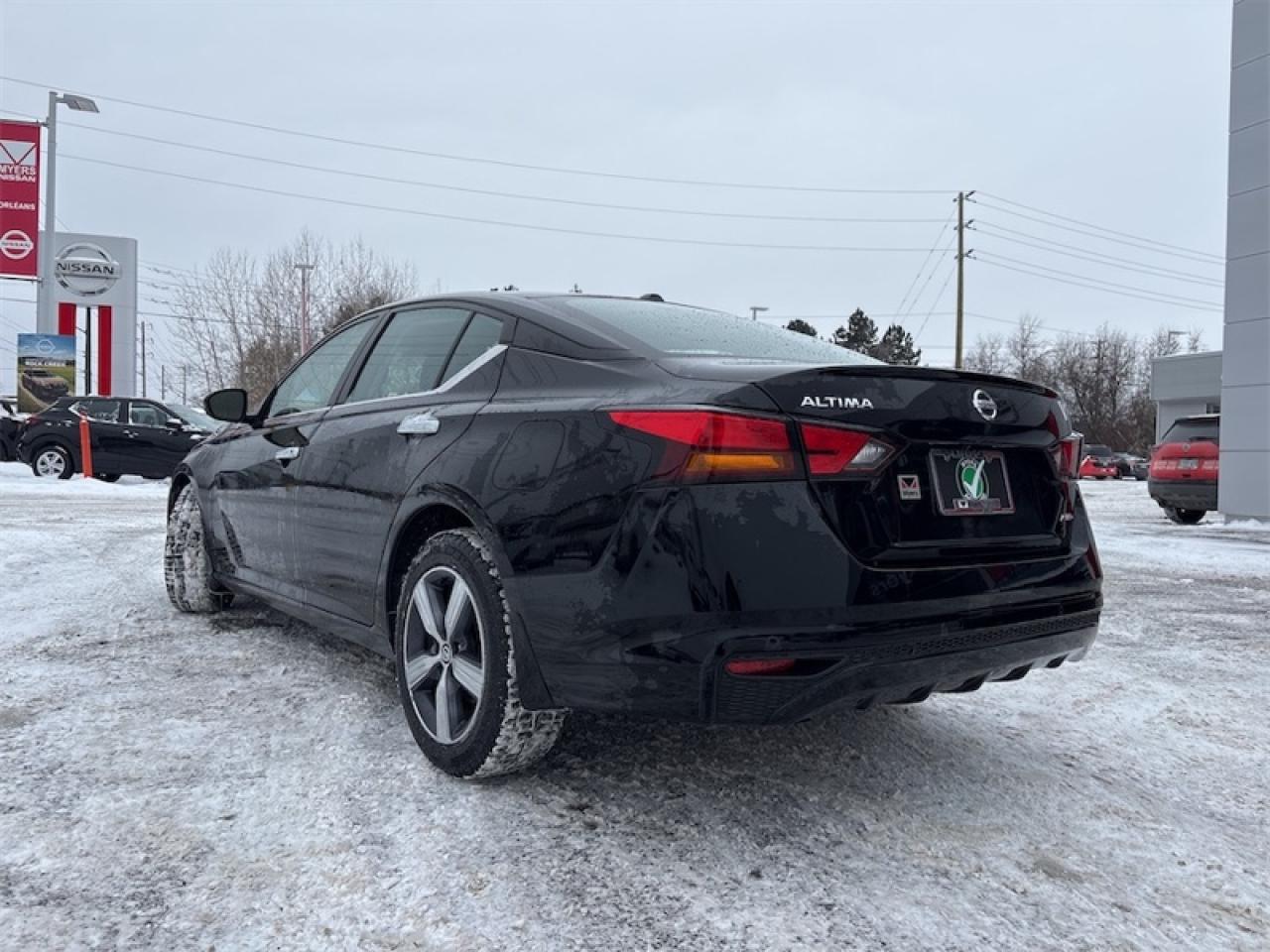 2022 Nissan Altima SE  AWD, Clean CARFAX Photo2