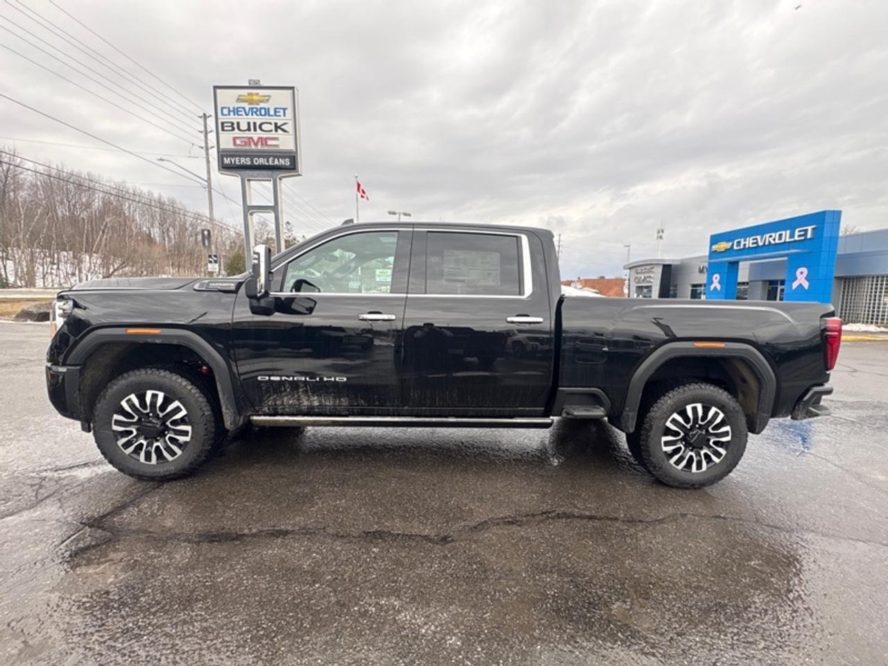 2026 GMC Sierra 2500 HD Denali Ultimate  - Diesel Engine Photo
