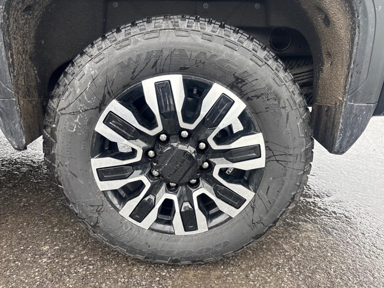 2026 GMC Sierra 2500 HD Denali Ultimate  - Diesel Engine Photo