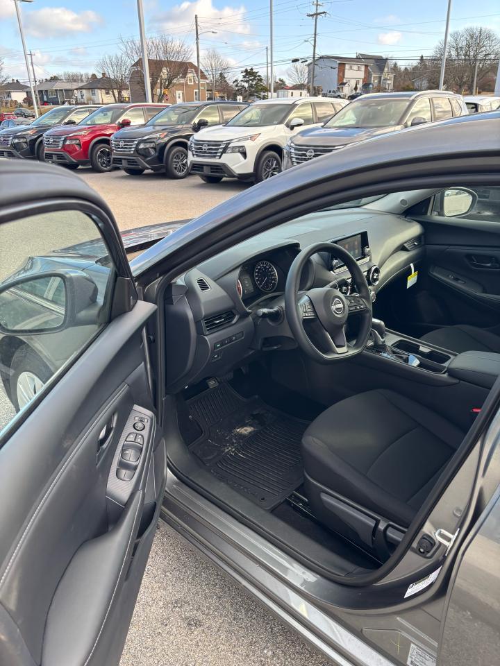 2025 Nissan Sentra S Plus Photo6