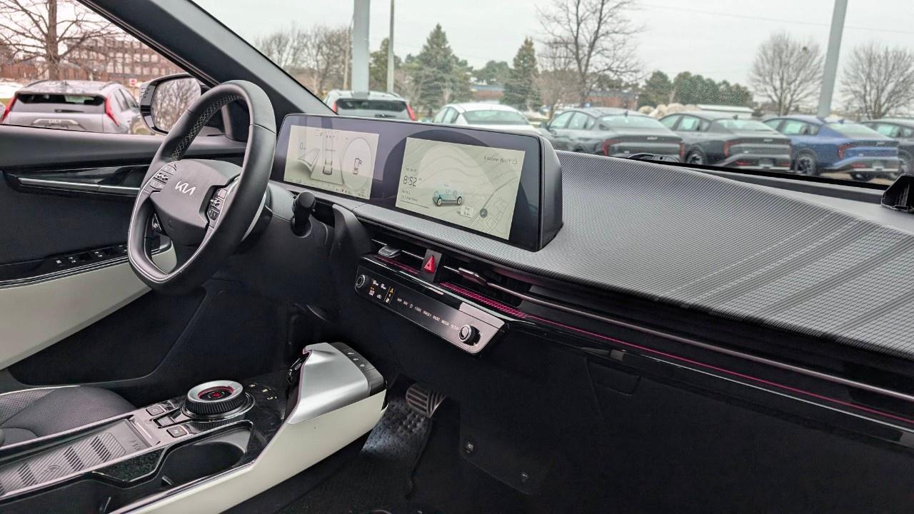2024 Kia EV6 Land w/GT-Line Pkg 1 AWD Photo