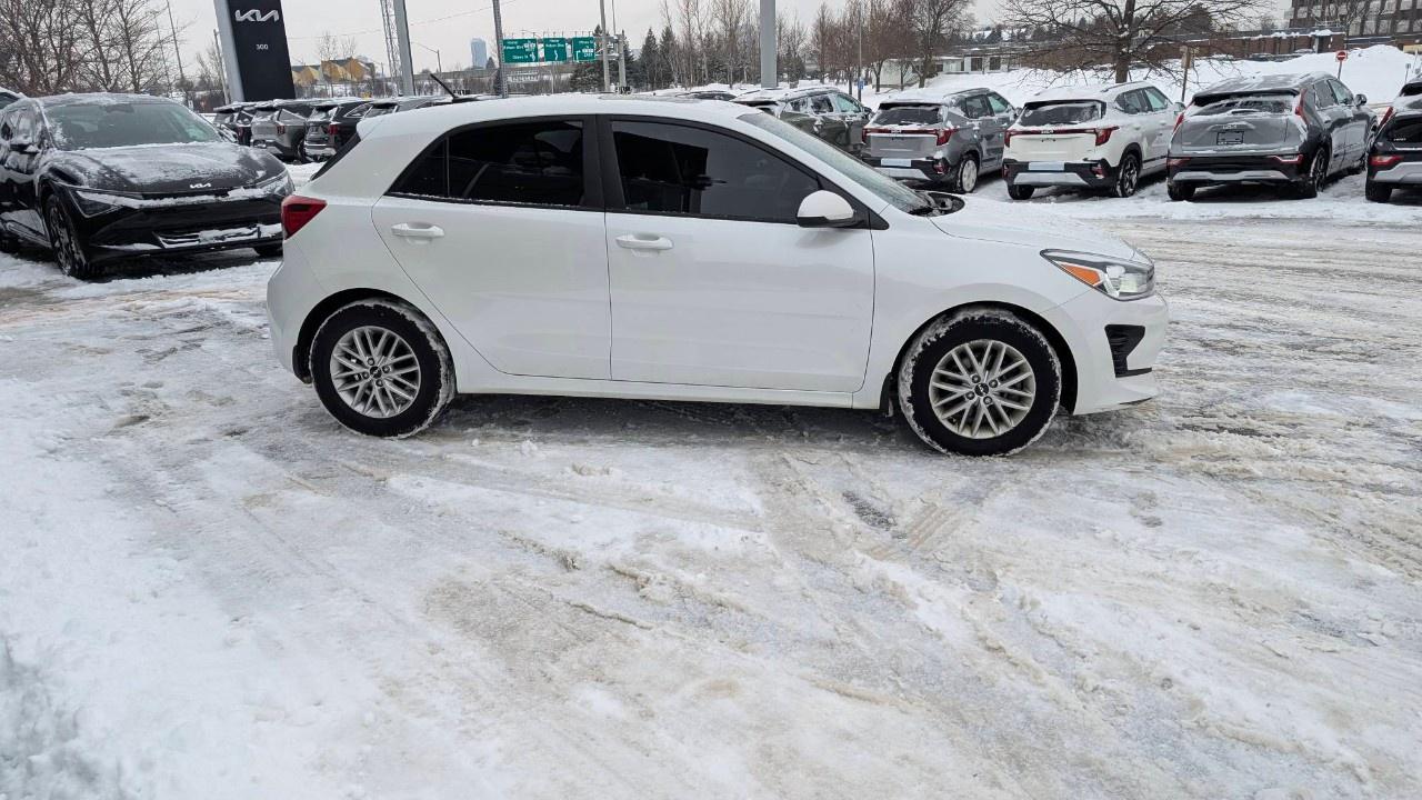 2023 Kia Rio 5-Door LX Premium IVT Photo