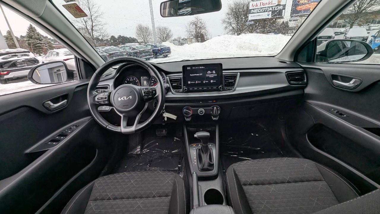 2023 Kia Rio 5-Door LX Premium IVT Photo