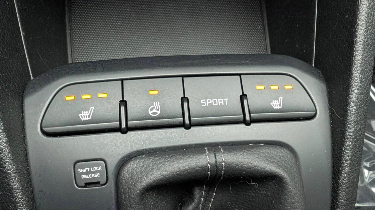 2023 Kia Rio 5-Door LX Premium IVT Photo