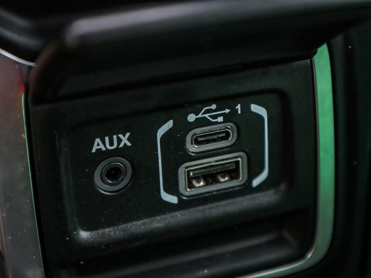 2023 Jeep Wrangler RUBICON Photo