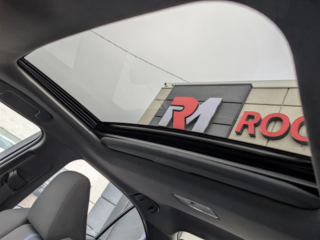 2020 Toyota Corolla SE - SUNROOF - HTD SEATS - TECH FEATS