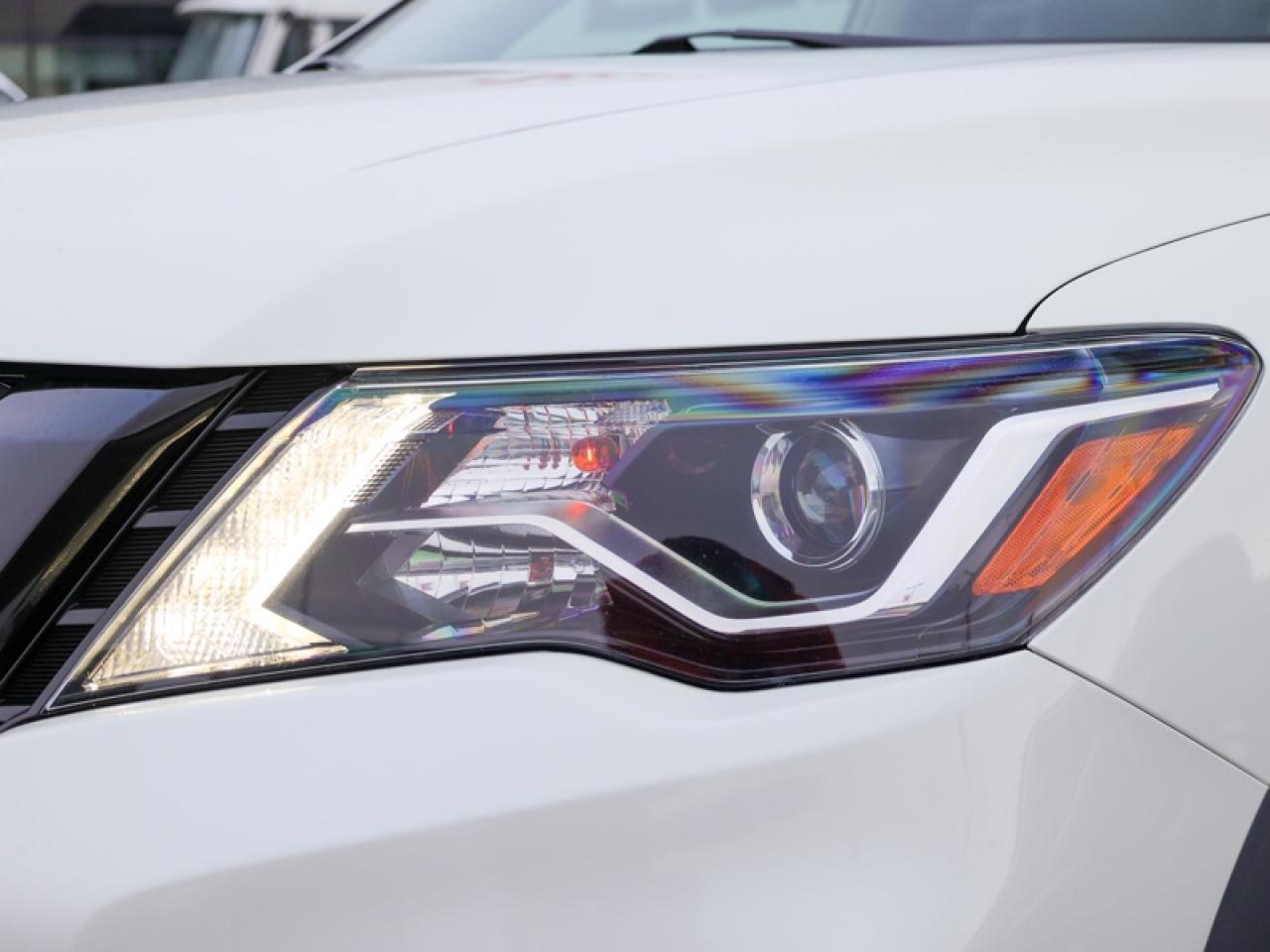 2020 Nissan Pathfinder SL Premium  - Sunroof -  Navigation - $149 B/W Photo