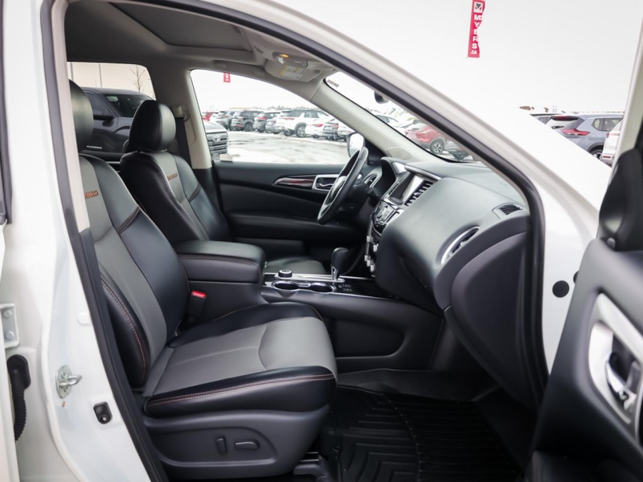 2020 Nissan Pathfinder SL Premium  - Sunroof -  Navigation - $149 B/W Photo