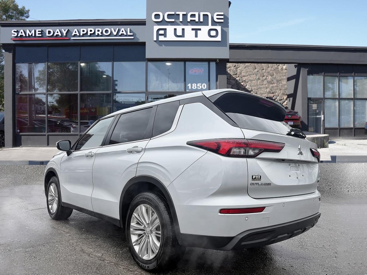 2022 Mitsubishi Outlander ES 4WD Photo