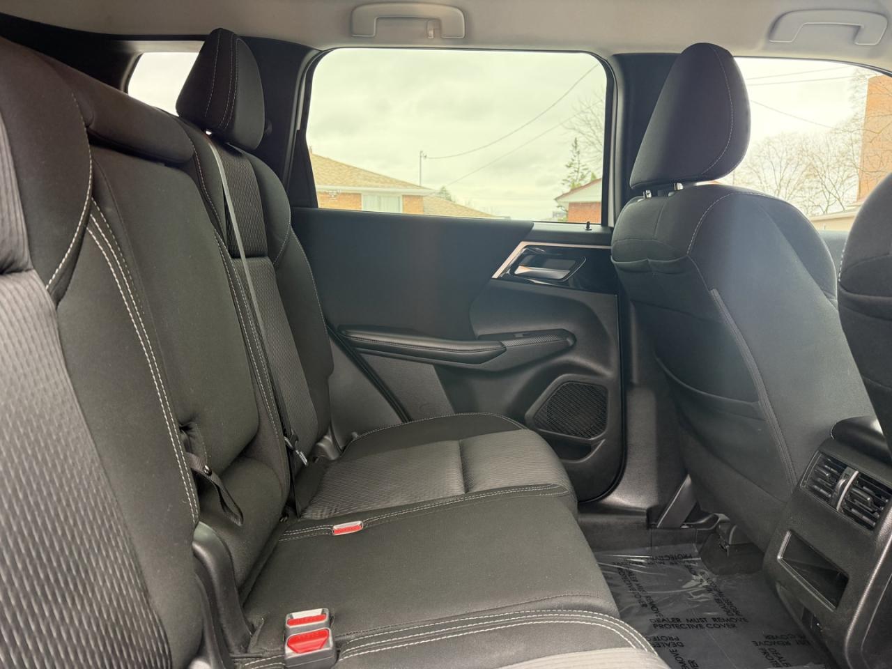 2022 Mitsubishi Outlander ES 4WD Photo