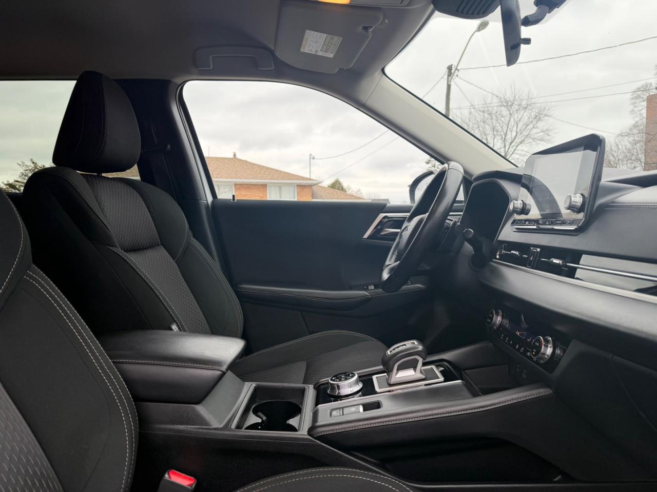 2022 Mitsubishi Outlander ES 4WD Photo