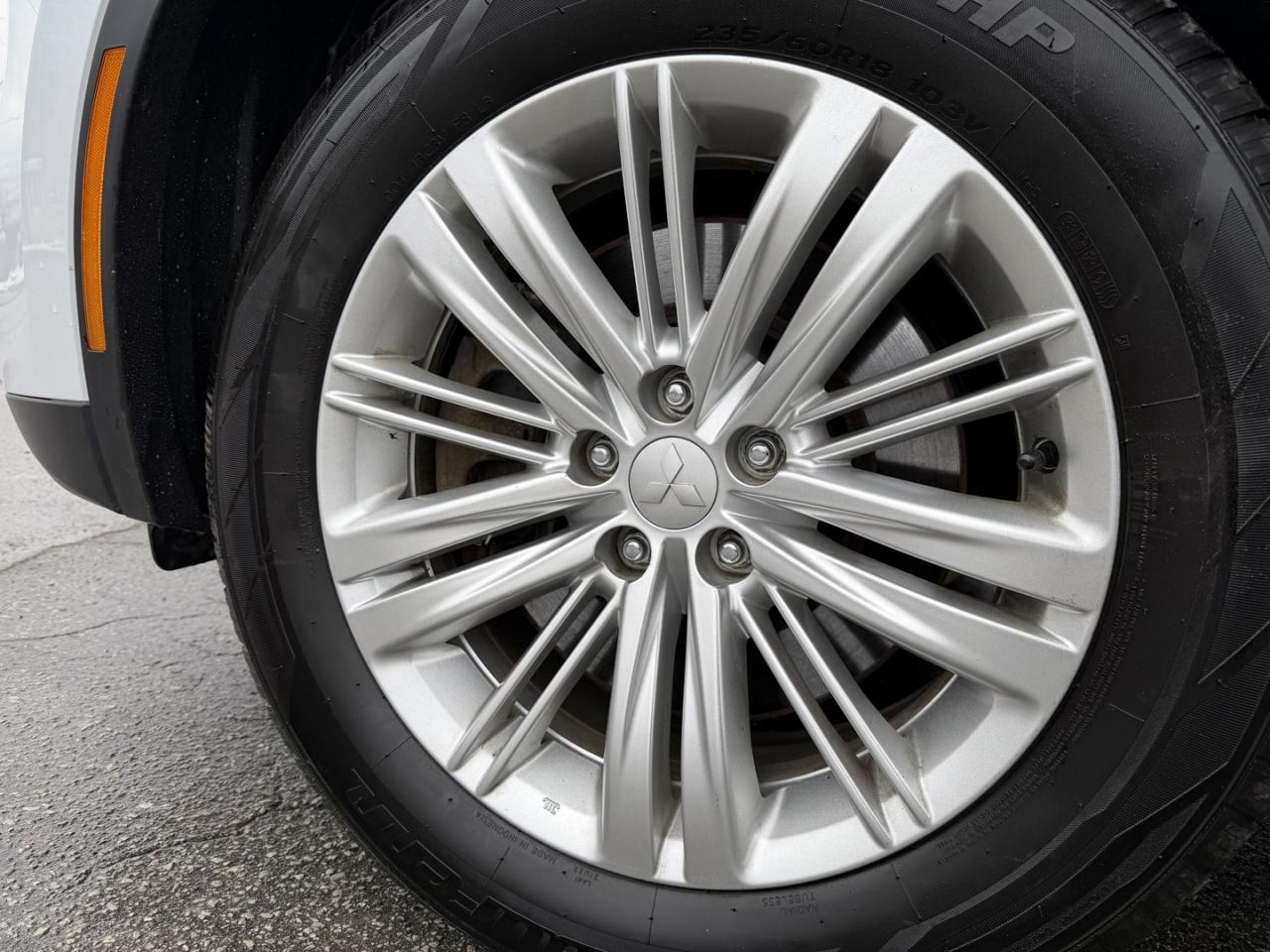 2022 Mitsubishi Outlander ES 4WD Photo