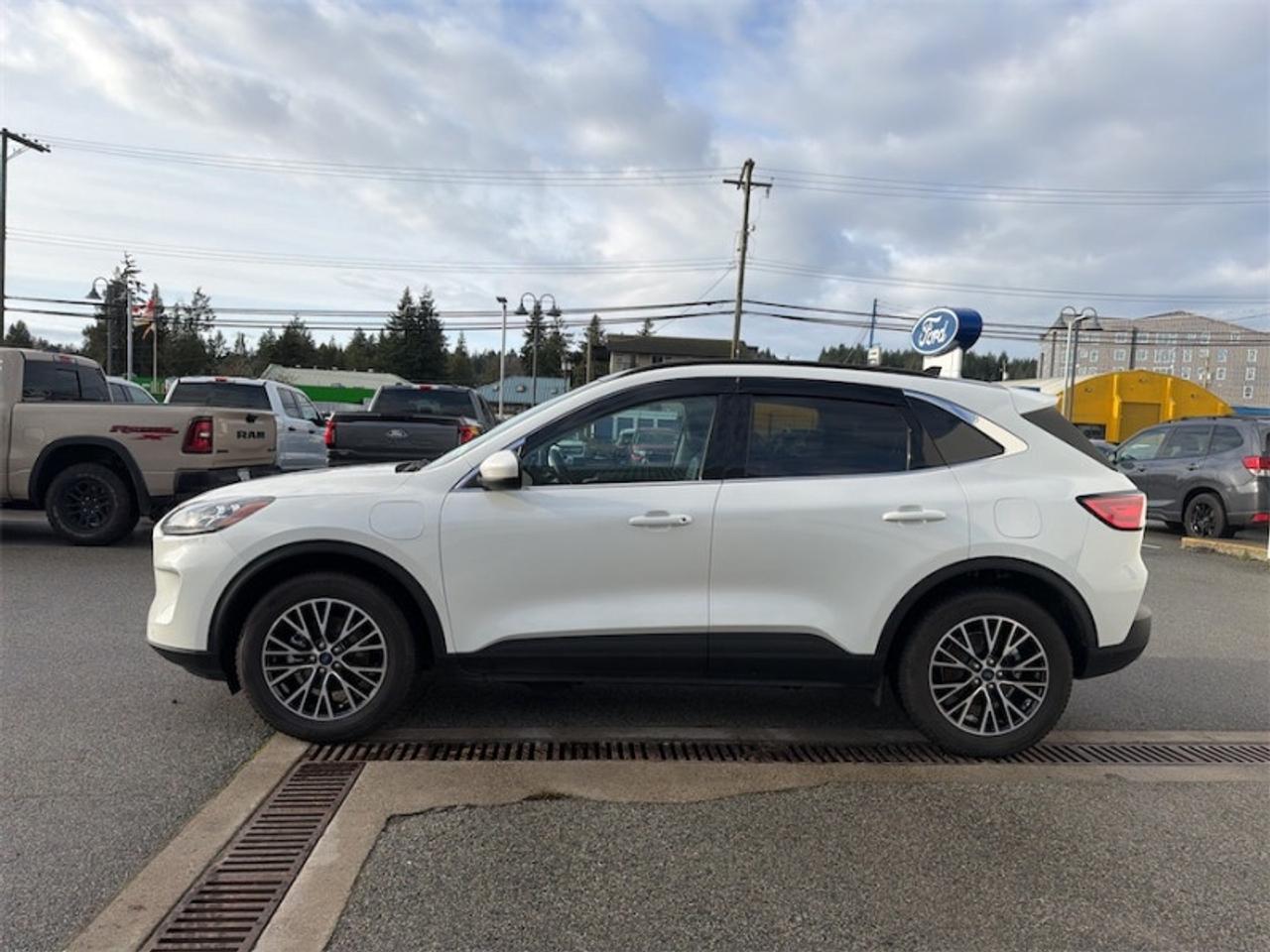 2022 Ford Escape Titanium Plug-In Hybrid  - Sunroof Photo1