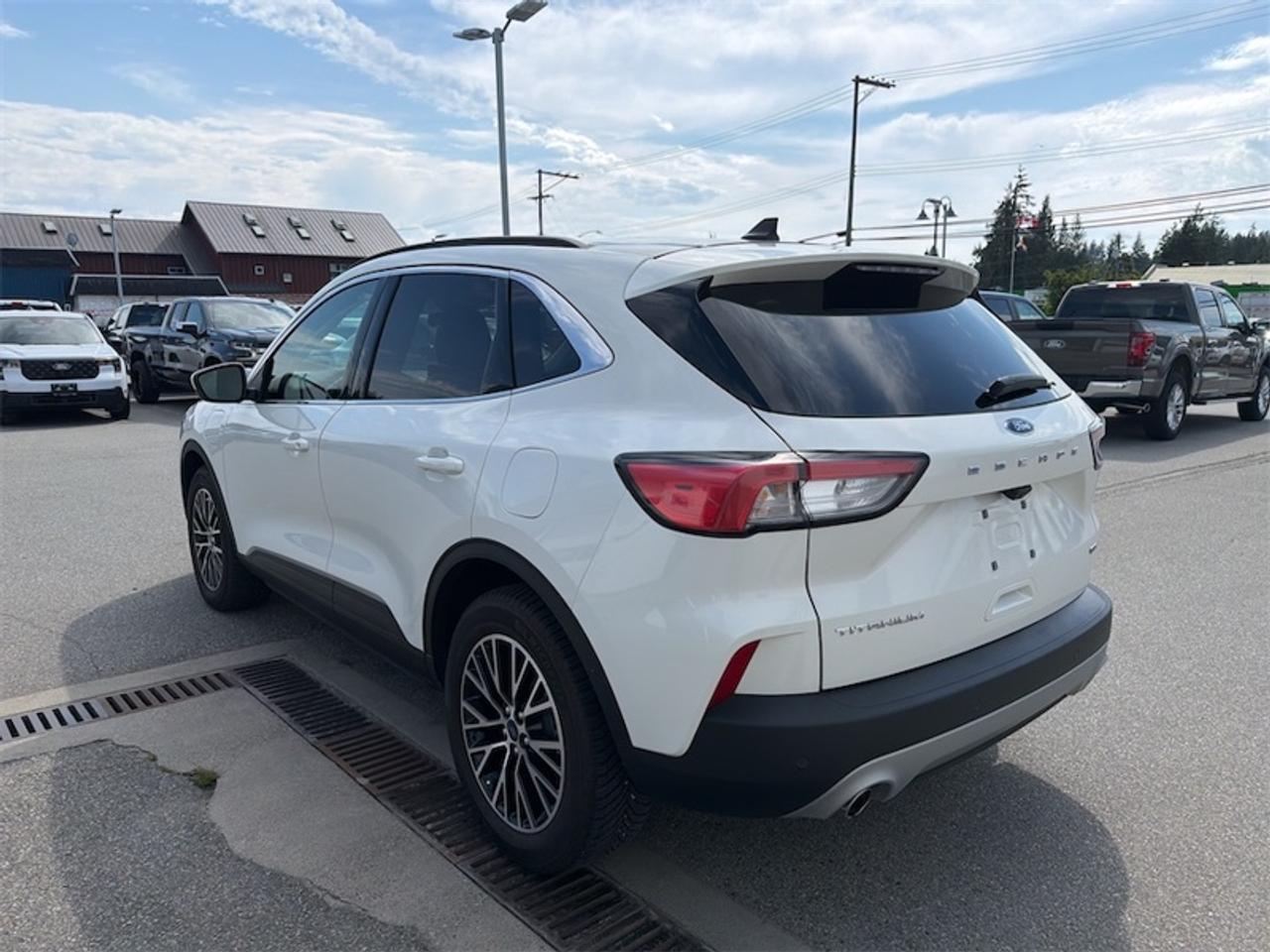 2022 Ford Escape Titanium Plug-In Hybrid  - Sunroof Photo2