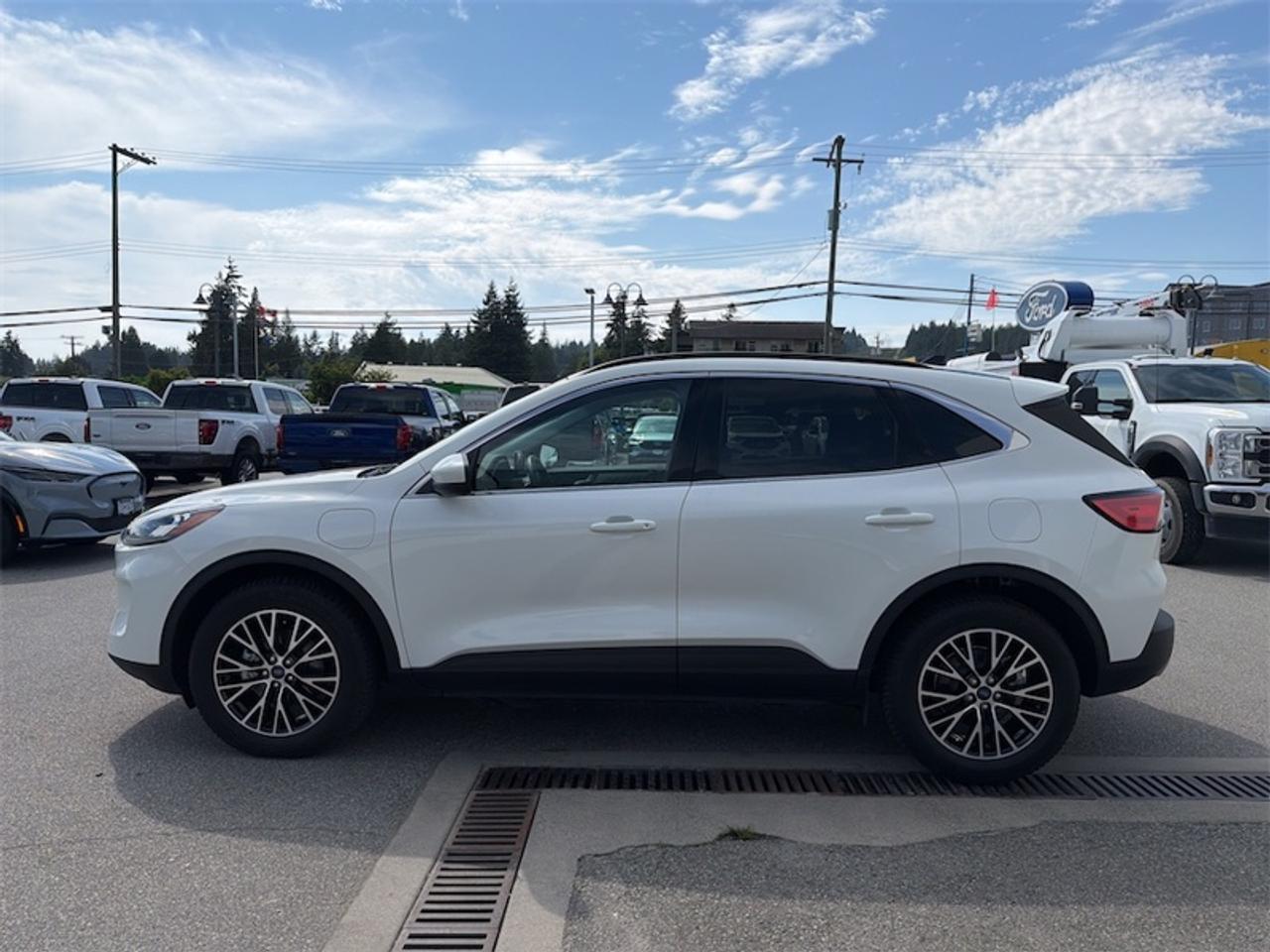 2022 Ford Escape Titanium Plug-In Hybrid  - Sunroof Photo1
