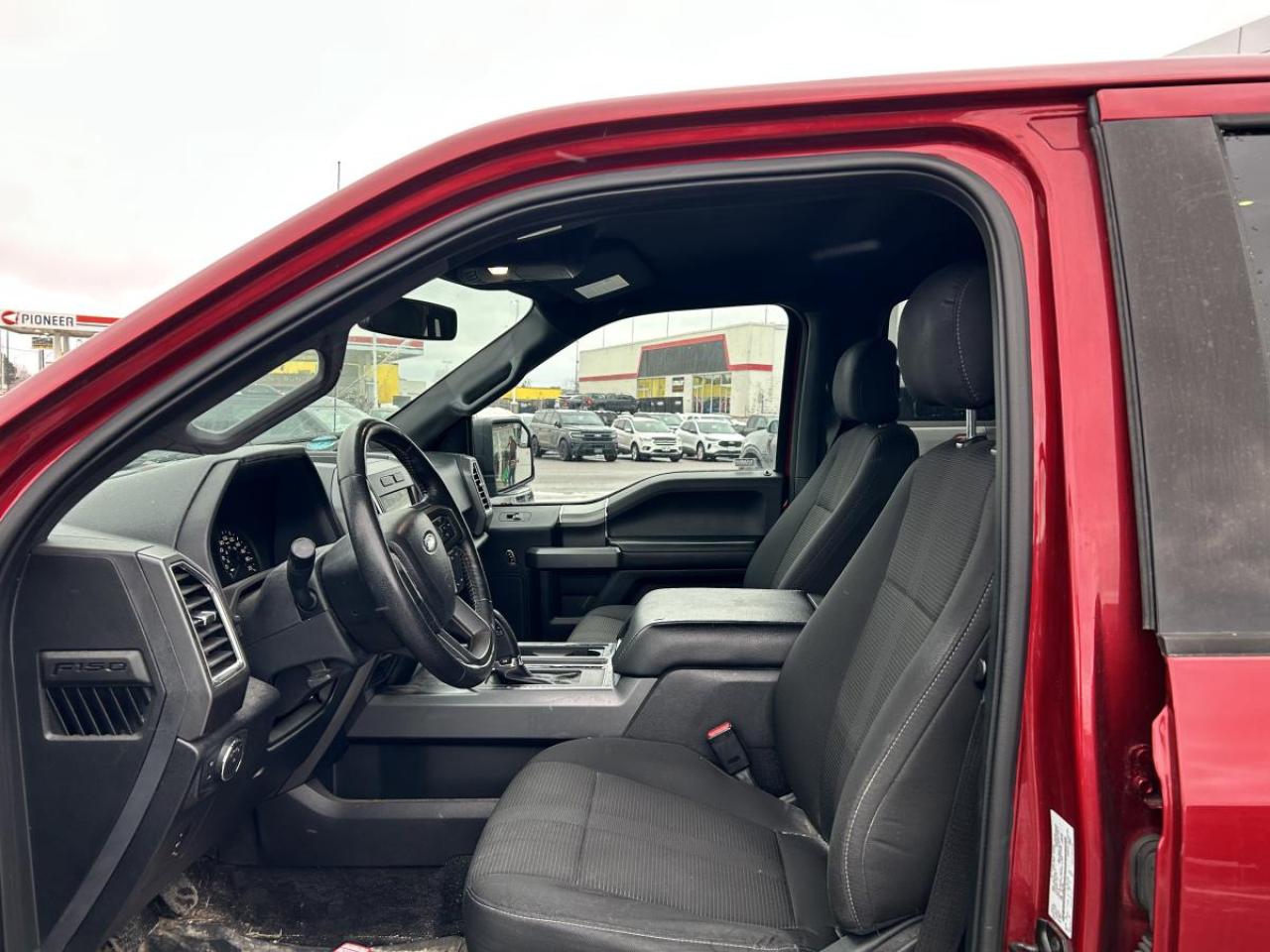 2016 Ford F-150 XLT Photo