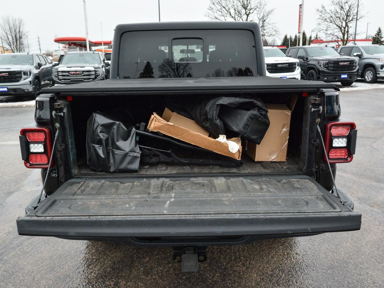 2022 Jeep Gladiator Sport S Photo