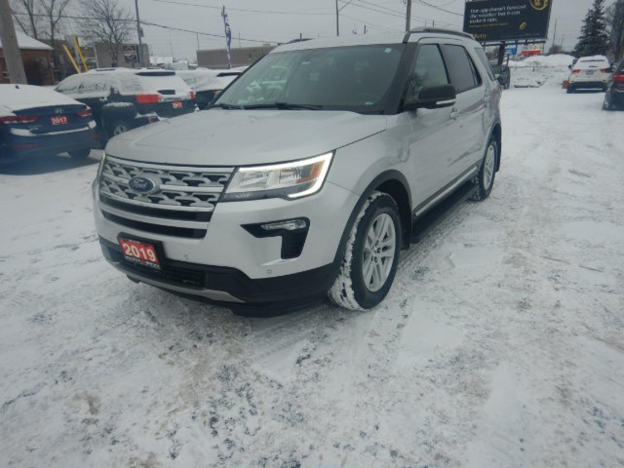 2019 Ford Explorer XLT Photo0