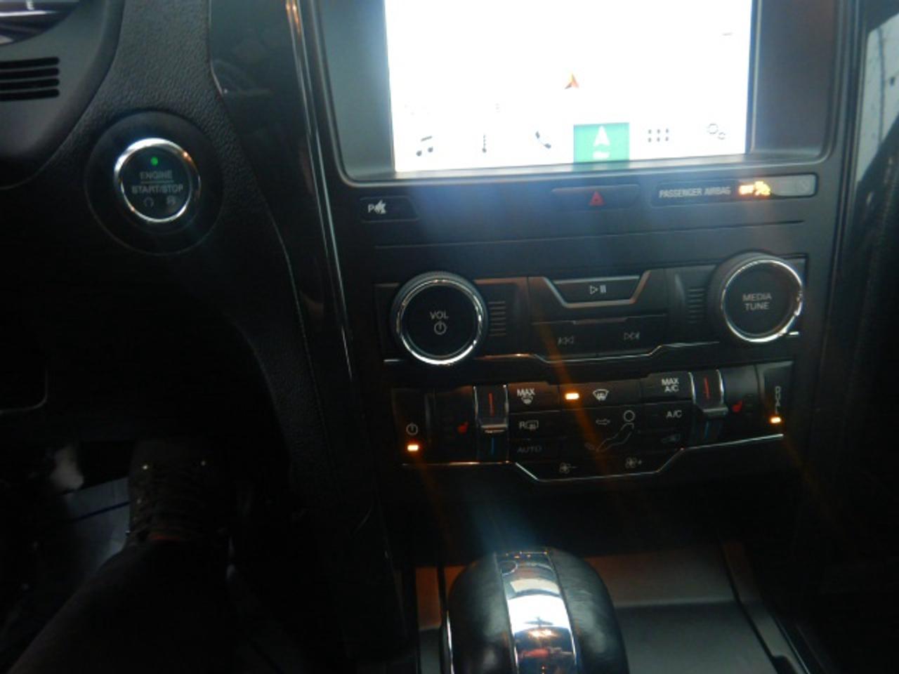 2019 Ford Explorer XLT Photo