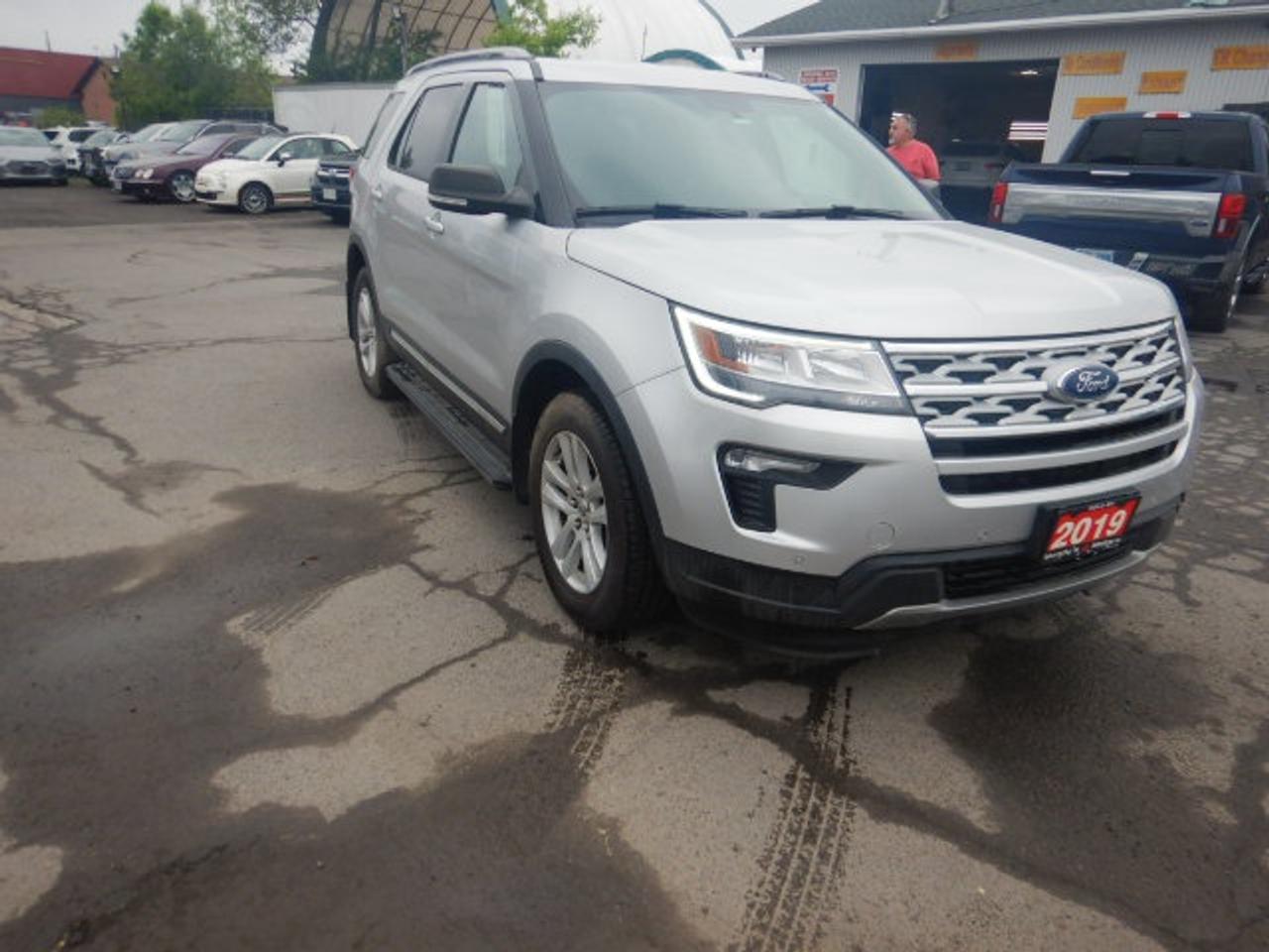 2019 Ford Explorer XLT Photo