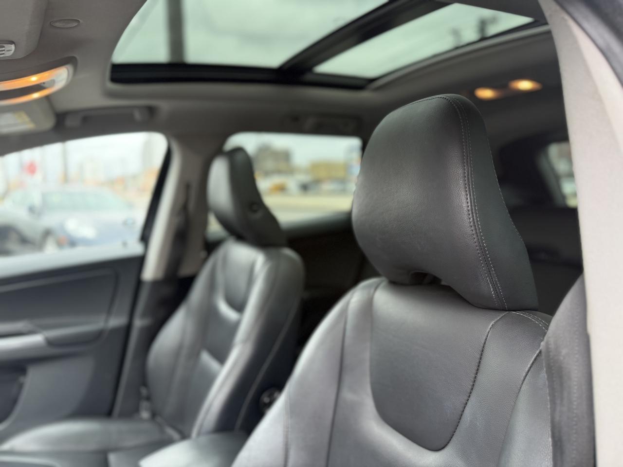 2015 Volvo XC60 T5 PREMIER PLUS | PANO | BACK UP CAMERA Photo