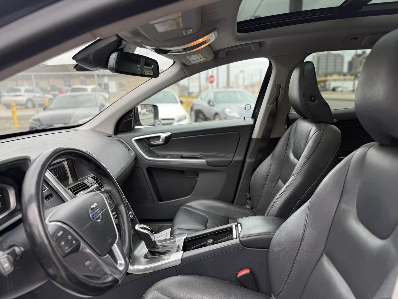 2015 Volvo XC60 T5 PREMIER PLUS | PANO | BACK UP CAMERA Photo