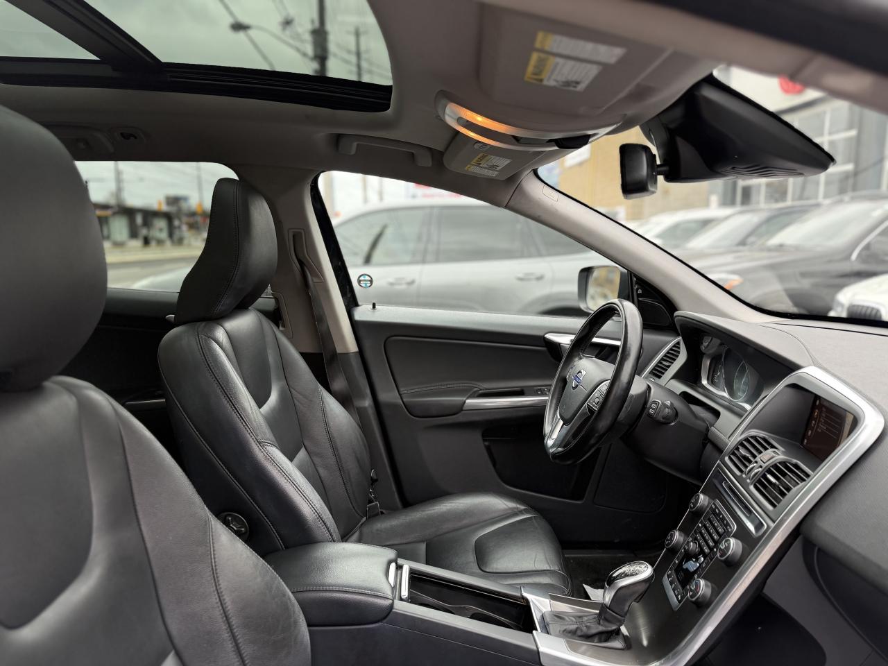 2015 Volvo XC60 T5 PREMIER PLUS | PANO | BACK UP CAMERA Photo