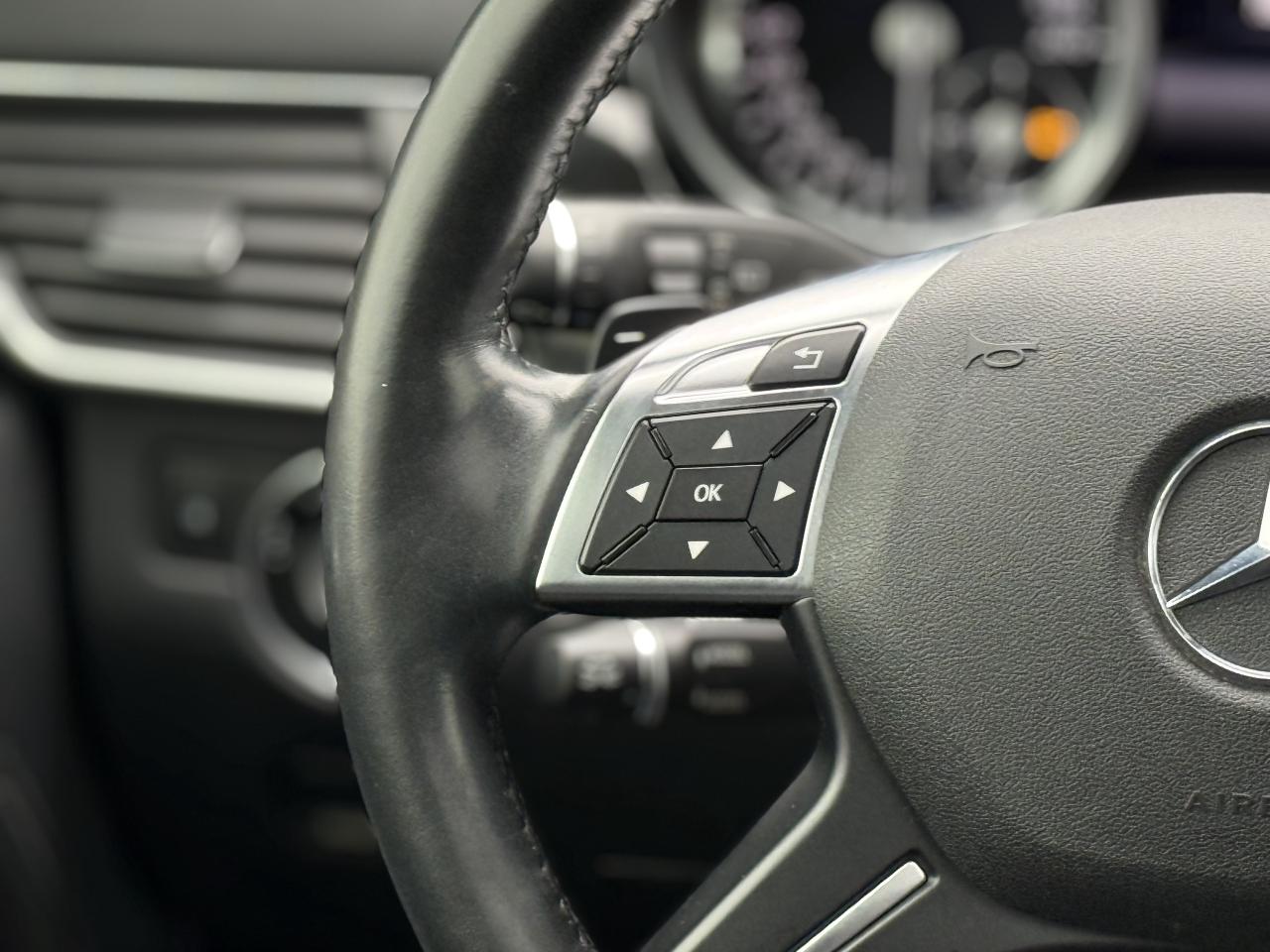 2015 Mercedes-Benz GL-Class GL550 //AMG PKG | PANO | REAR TVS | 360 CAMERA Photo