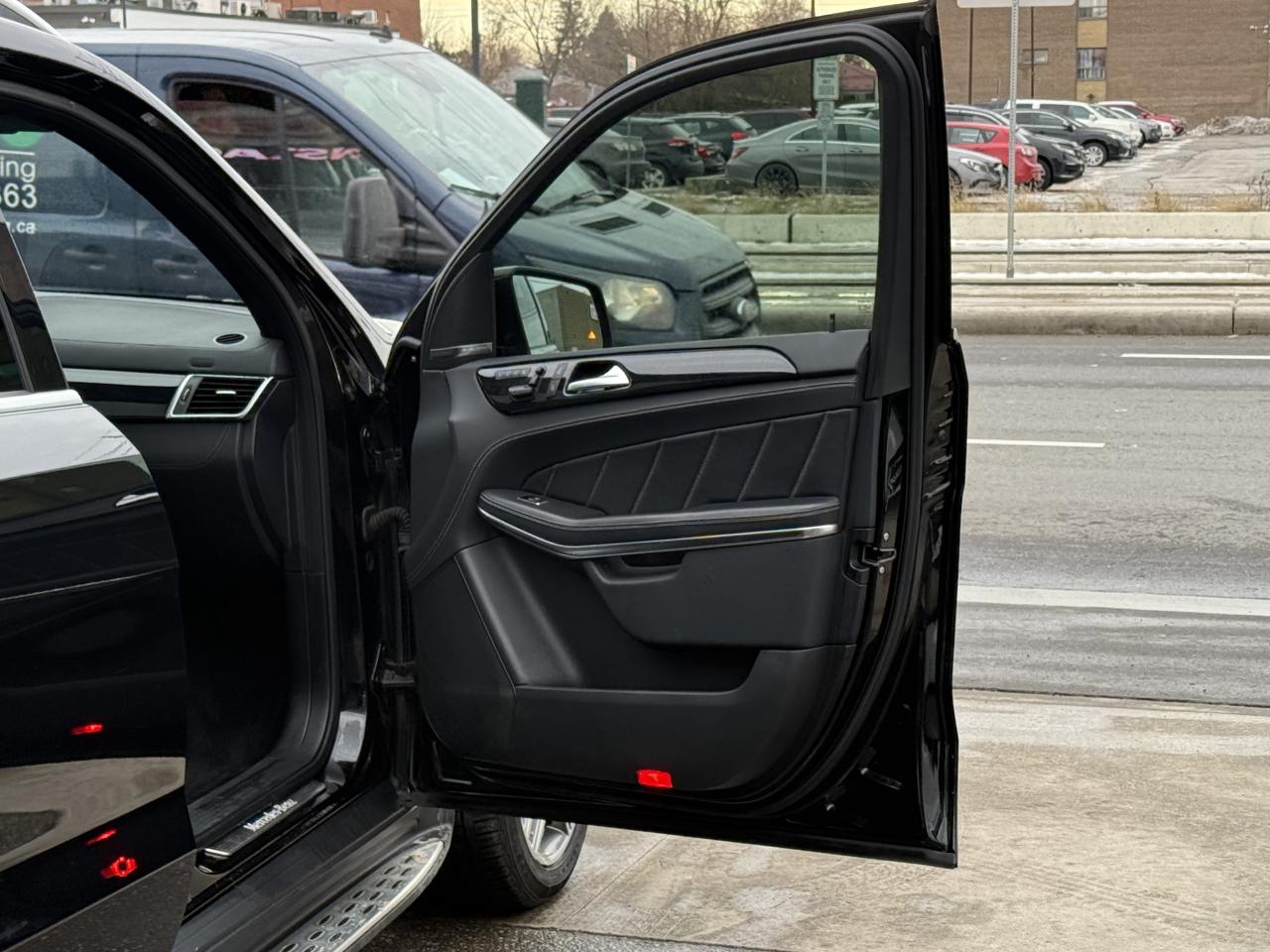 2015 Mercedes-Benz GL-Class GL550 //AMG PKG | PANO | REAR TVS | 360 CAMERA Photo