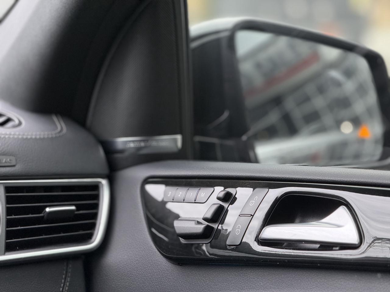 2015 Mercedes-Benz GL-Class GL550 //AMG PKG | PANO | REAR TVS | 360 CAMERA Photo