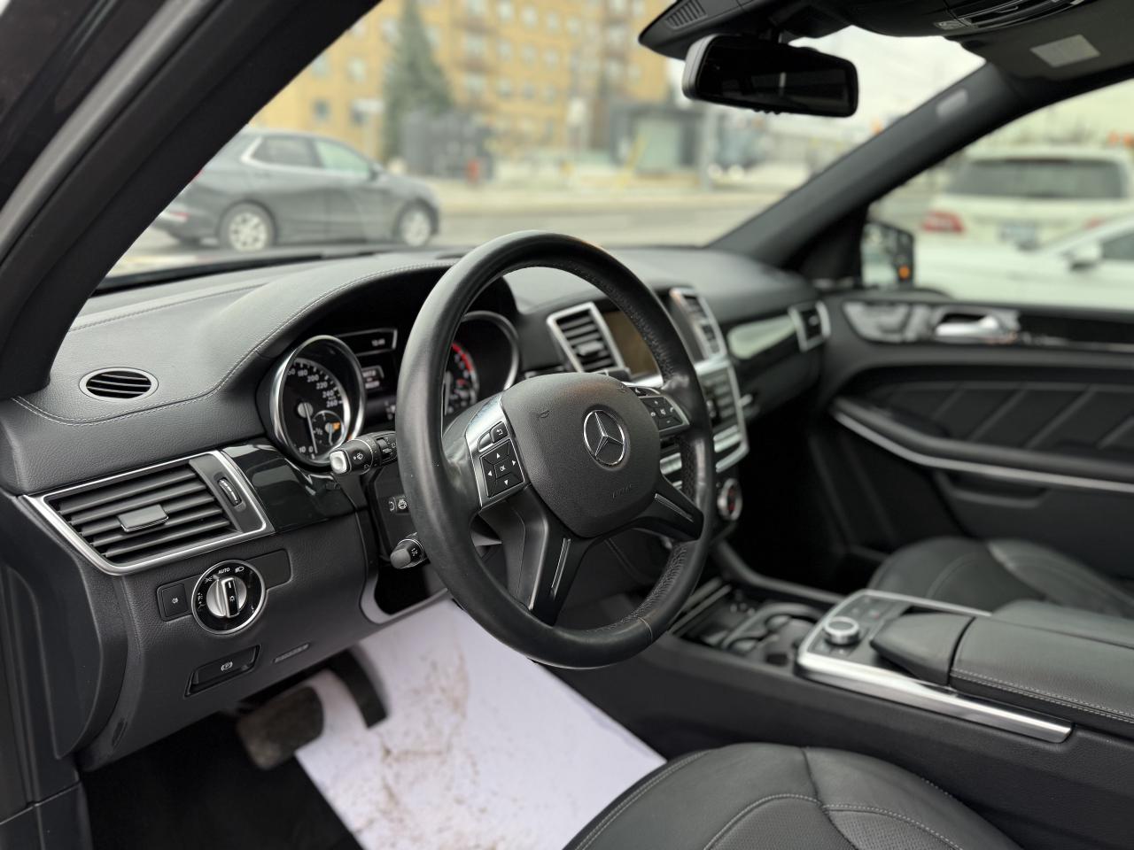 2015 Mercedes-Benz GL-Class GL550 //AMG PKG | PANO | REAR TVS | 360 CAMERA Photo