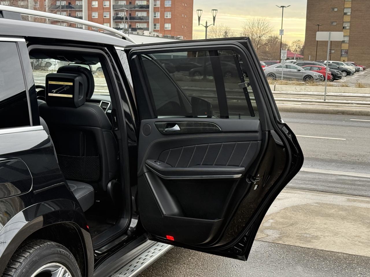 2015 Mercedes-Benz GL-Class GL550 //AMG PKG | PANO | REAR TVS | 360 CAMERA Photo