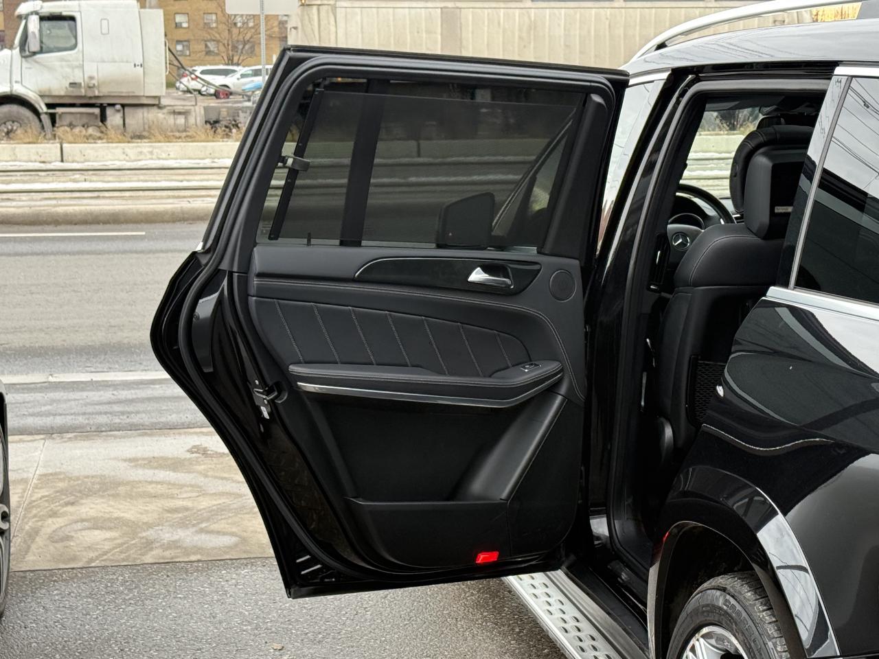 2015 Mercedes-Benz GL-Class GL550 //AMG PKG | PANO | REAR TVS | 360 CAMERA Photo